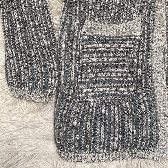 🎉HP🎉 Closet Space Hooded Open Cardigan 💗 Gray & White - Picture 8 of 14